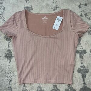 Hollister t shirt